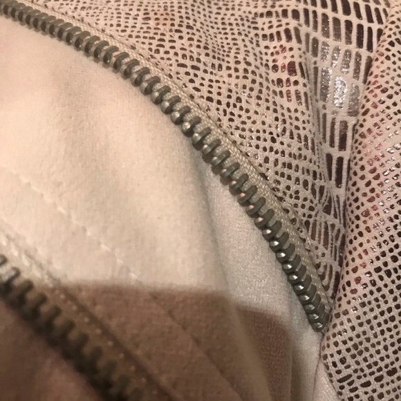 Venus Brand Faux Suede Cream Coat Size 8 - Picture 3 of 5